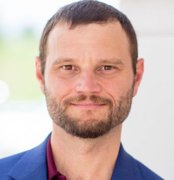 Christopher Kelly bio picture